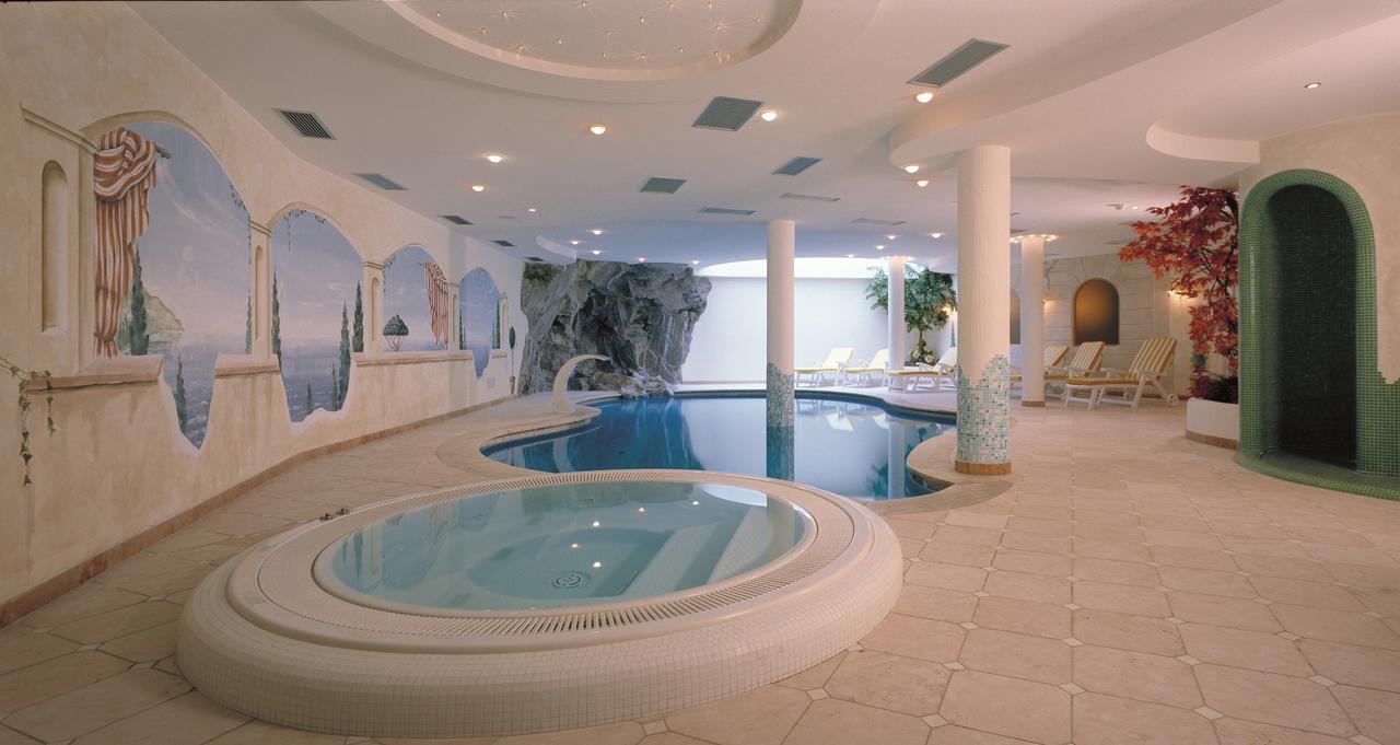 Hotel Almina Racines Esterno foto