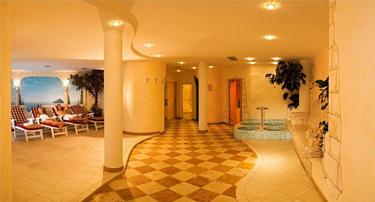 Hotel Almina Racines Esterno foto