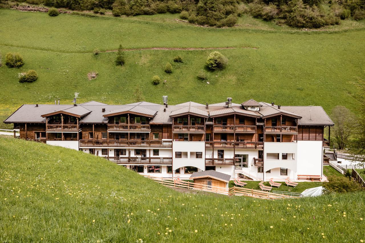 Hotel Almina Racines Esterno foto