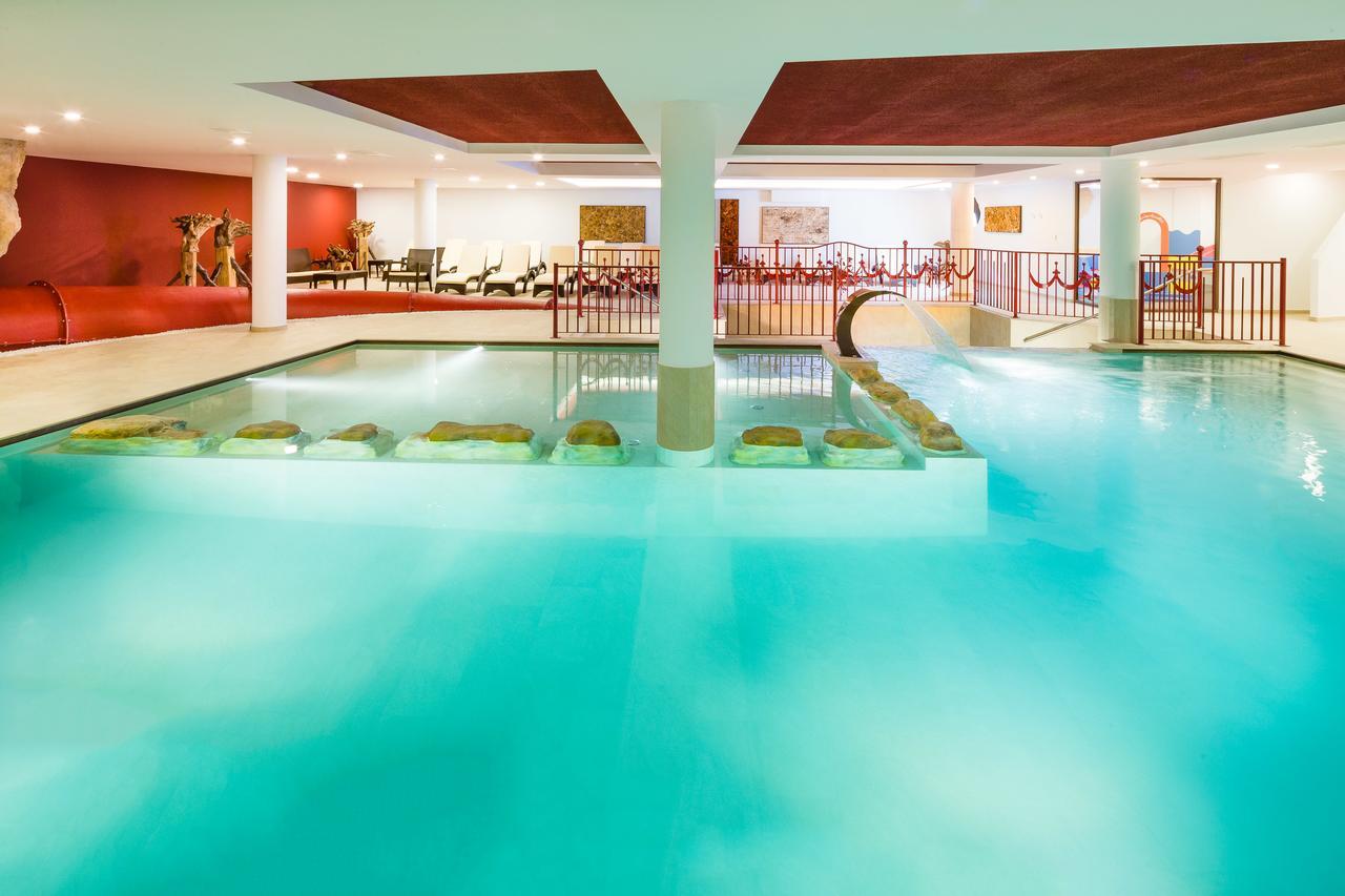Hotel Almina Racines Esterno foto
