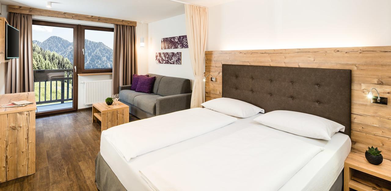 Hotel Almina Racines Esterno foto