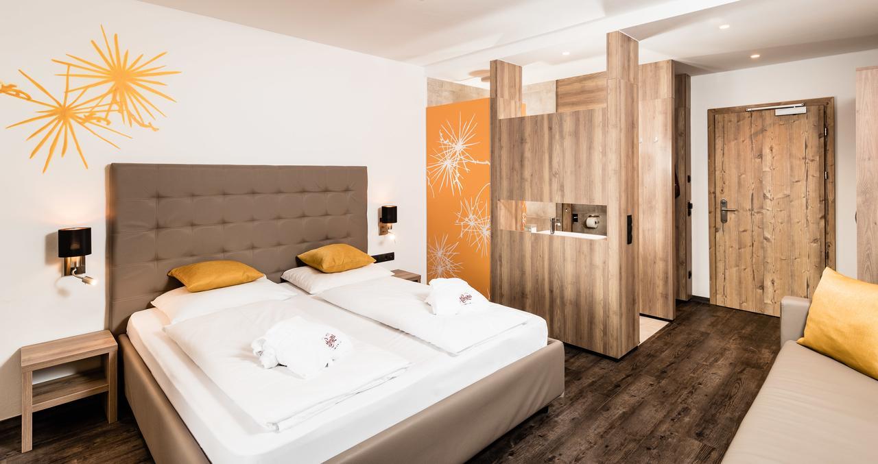 Hotel Almina Racines Esterno foto